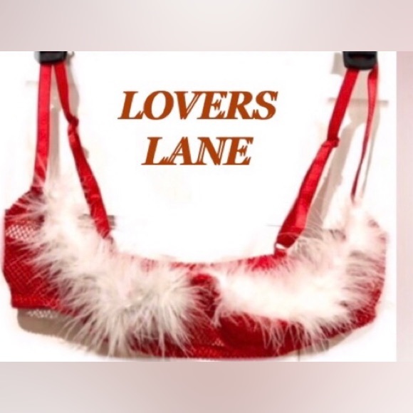 ♥️ LOVERS LANE red with white furry trim underwire bra size34 like new ex cond - Picture 1 of 11